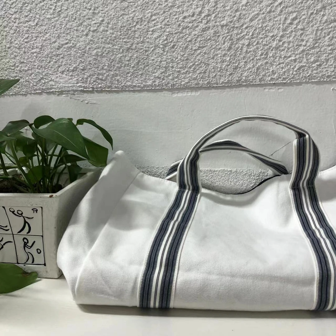 小D化妆包（白色帆布）