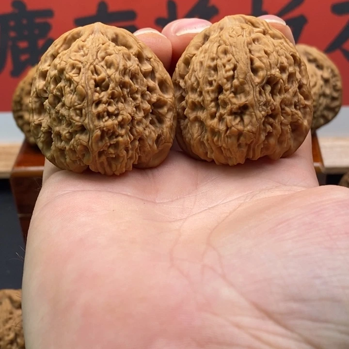 文玩核桃把件芝*郎南疆