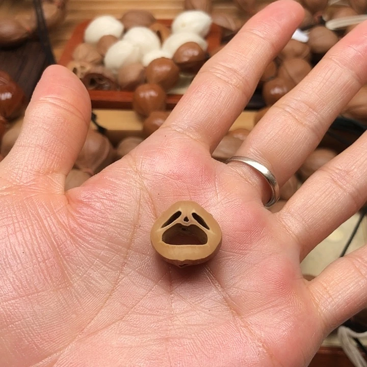 手串橄榄核梅林铁核囧脸