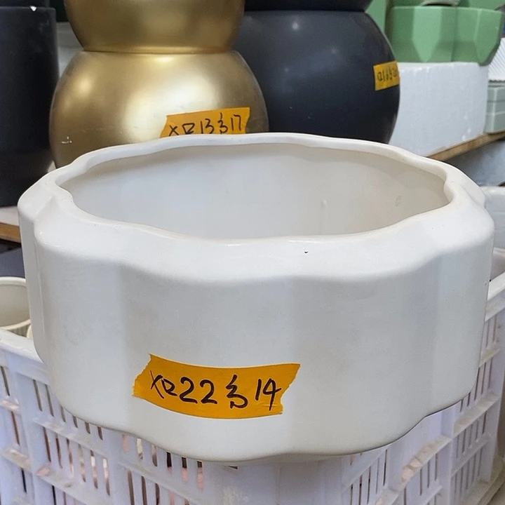 摆件陶盆有孔 瑕疵介意勿拍