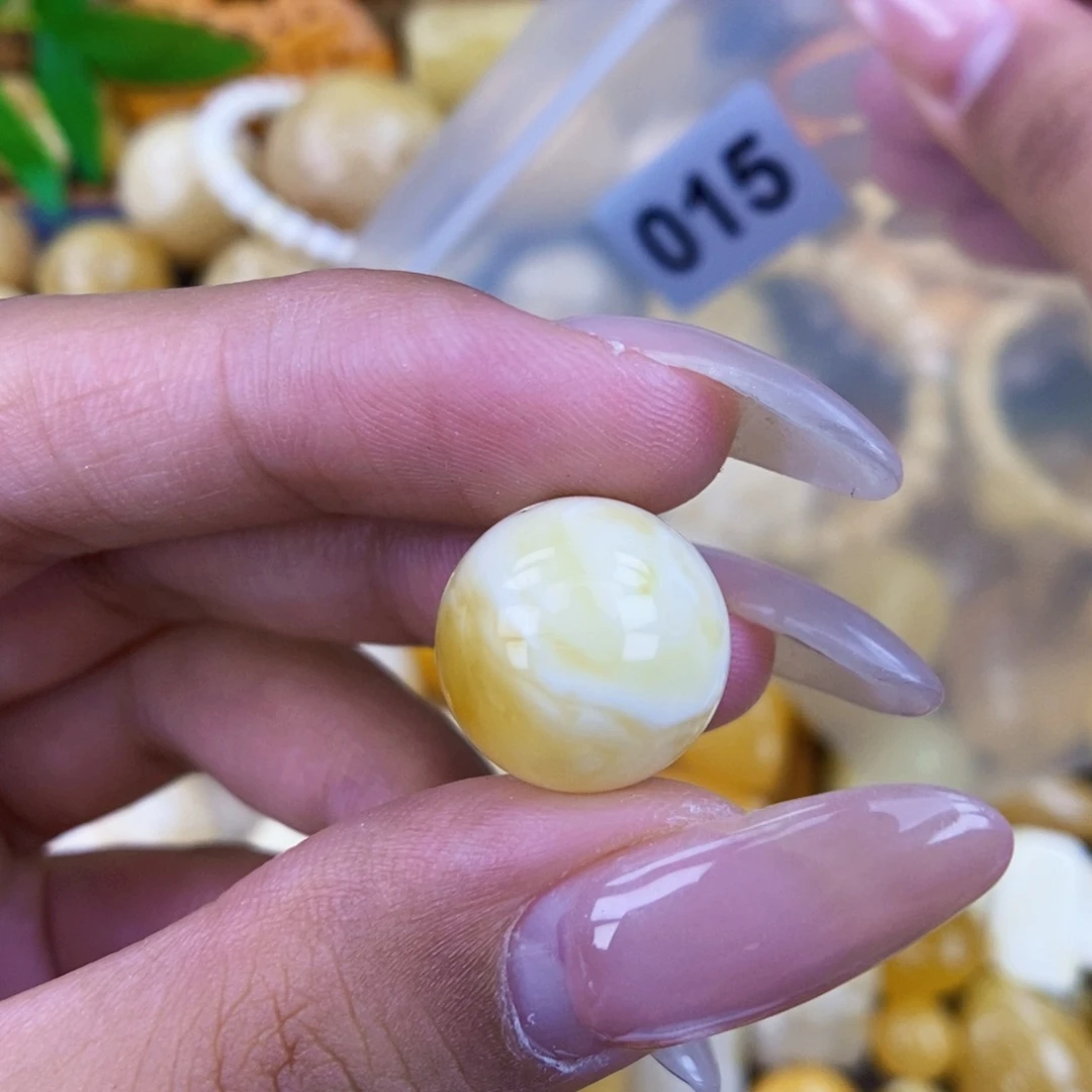 未镶嵌琥珀珠宝奇石 14.7 粉