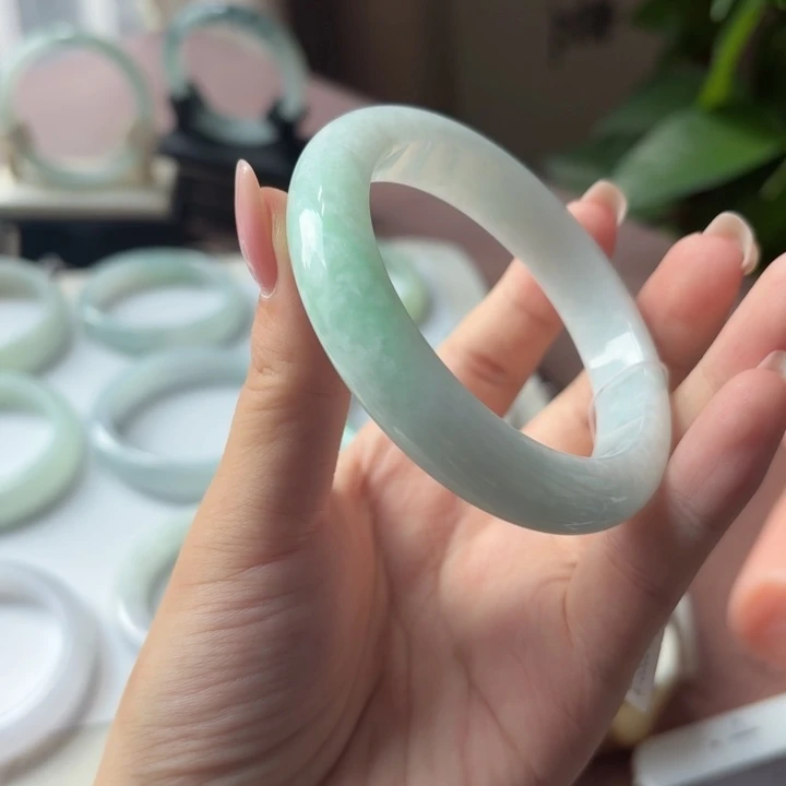 翡翠未镶嵌手镯（序号10）点菜看细节
