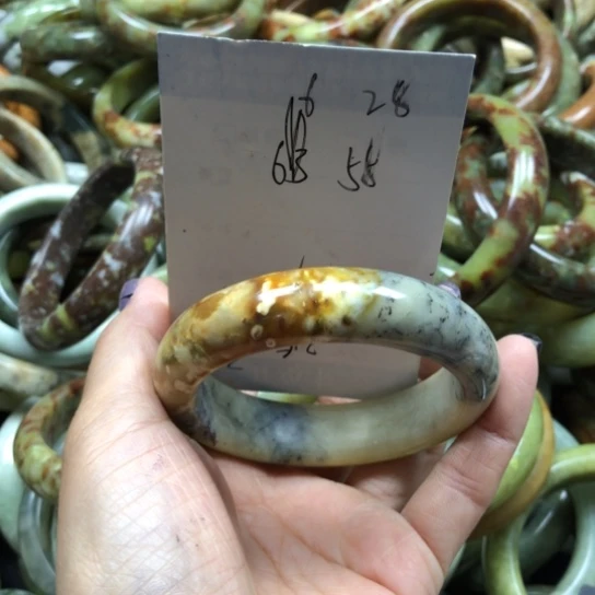 未镶嵌蛇纹石玉手镯