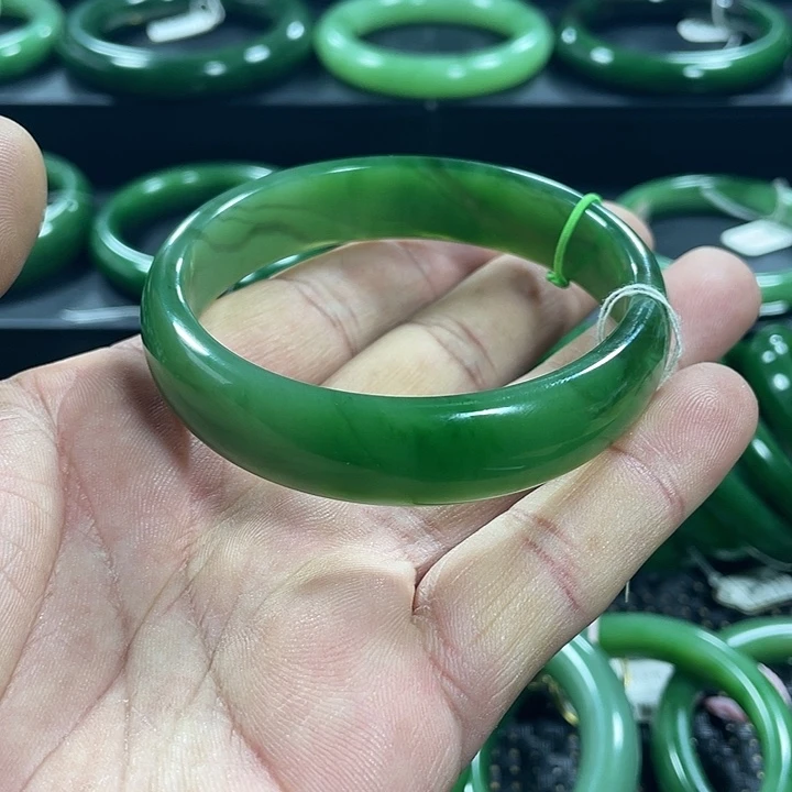 和田玉（碧玉）未镶嵌手镯