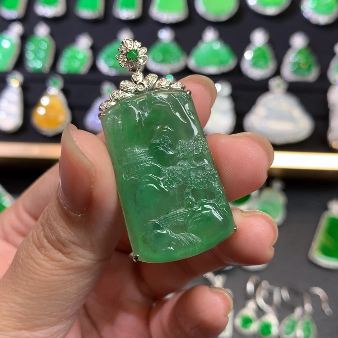 翡翠吊坠(不含链)18K金镶嵌