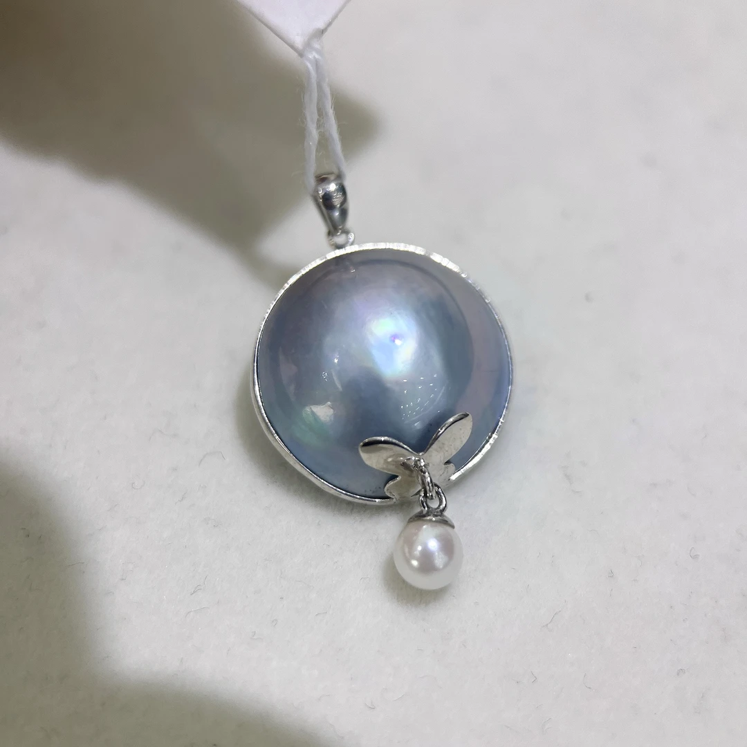 天然海水马贝设计款蝶恋花双珠吊坠 18K金 15-16MM R112