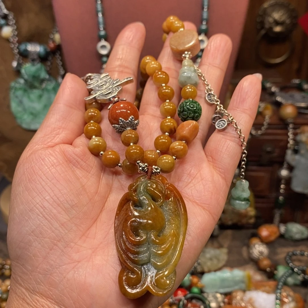 翡翠吊坠(赠链)未镶嵌