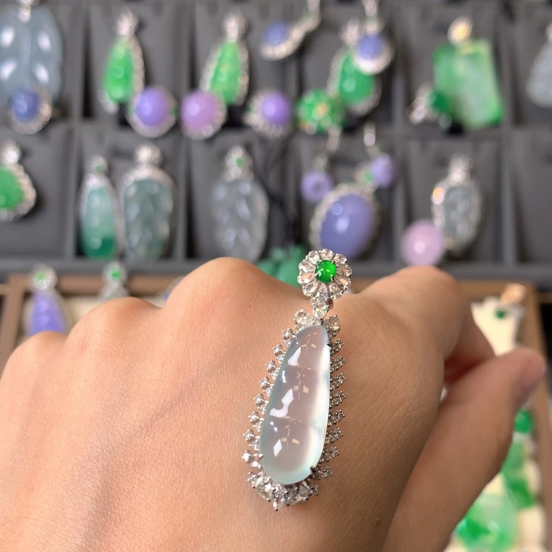 翡翠18K金镶嵌吊坠(不含链)