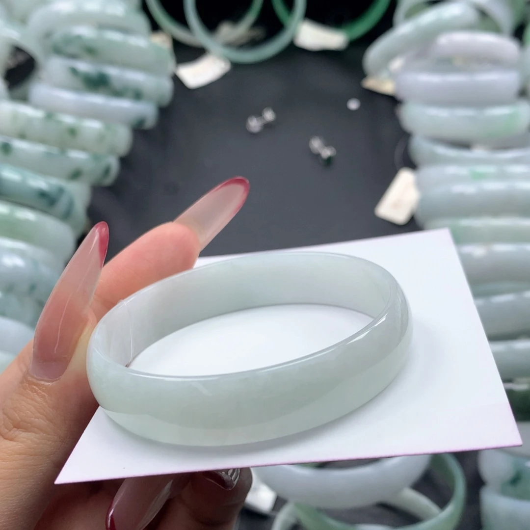 未镶嵌手镯翡翠公主