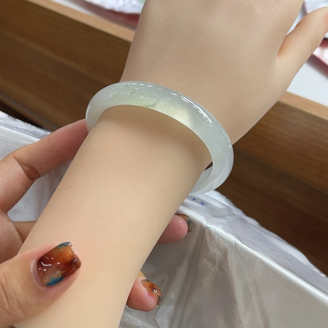 翡翠未镶嵌手镯30号52.8贵妃