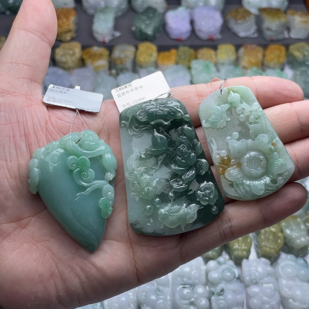 翡翠颈饰未镶嵌可**限翡翠