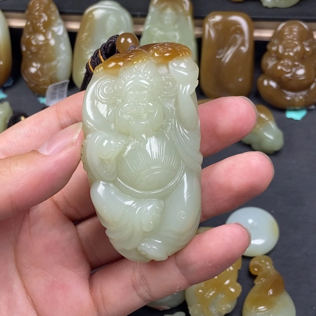 宝***言和田玉（糖玉）未镶嵌颈饰