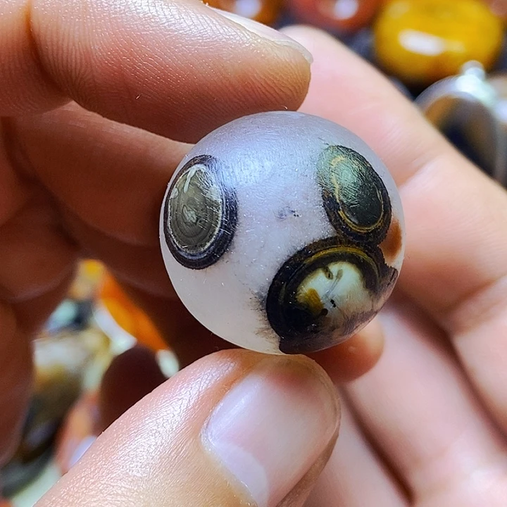 玛瑙/玉髓战国红玛瑙颈饰未镶嵌