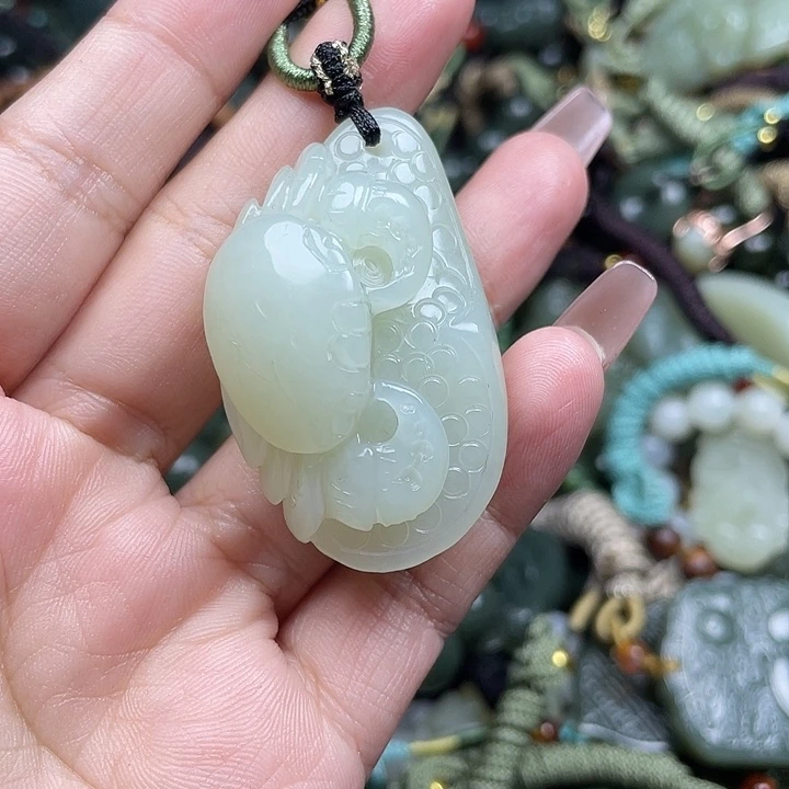 和田玉未镶嵌颈饰