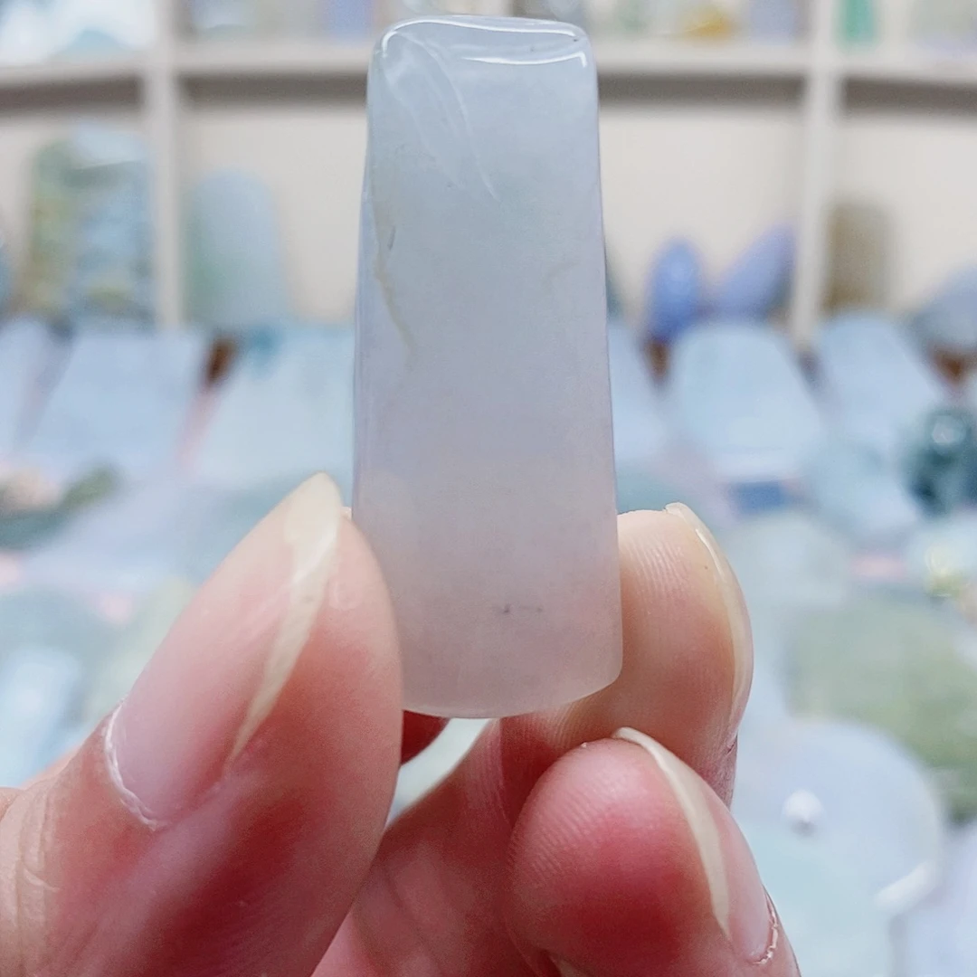 颈饰未镶嵌翡翠天然