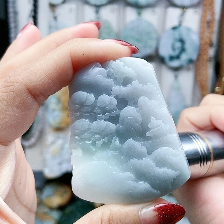 颈饰足铂镶嵌翡翠翡翠