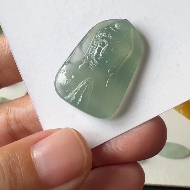 定制翡翠未镶嵌素衣观音