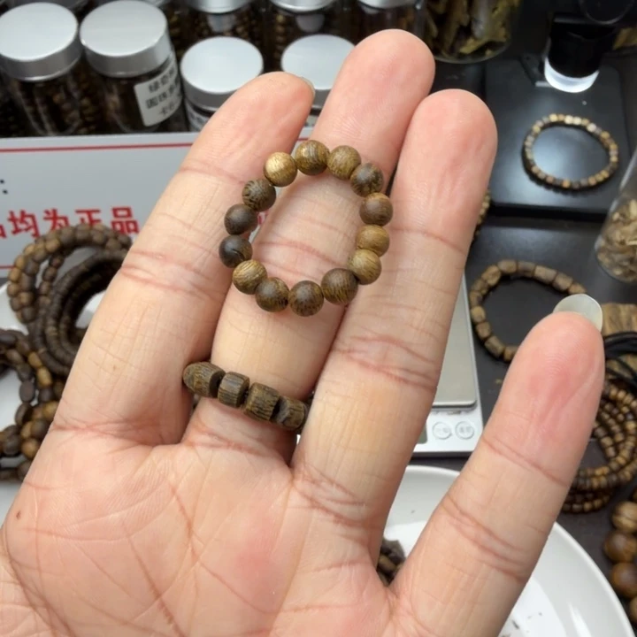 沉香枕沉香虫漏戒指