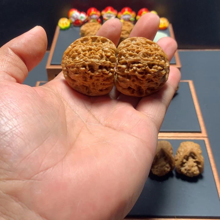 白***水吊坠文玩核桃南将石狮子头团子