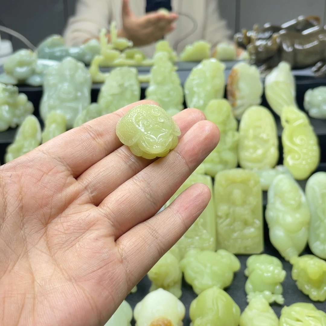 和田玉（黄玉）未镶嵌颈饰