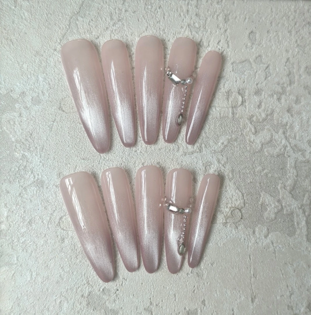 二单包邮 裸粉猫眼穿戴甲高级感可拆卸假指甲贴片美甲新款