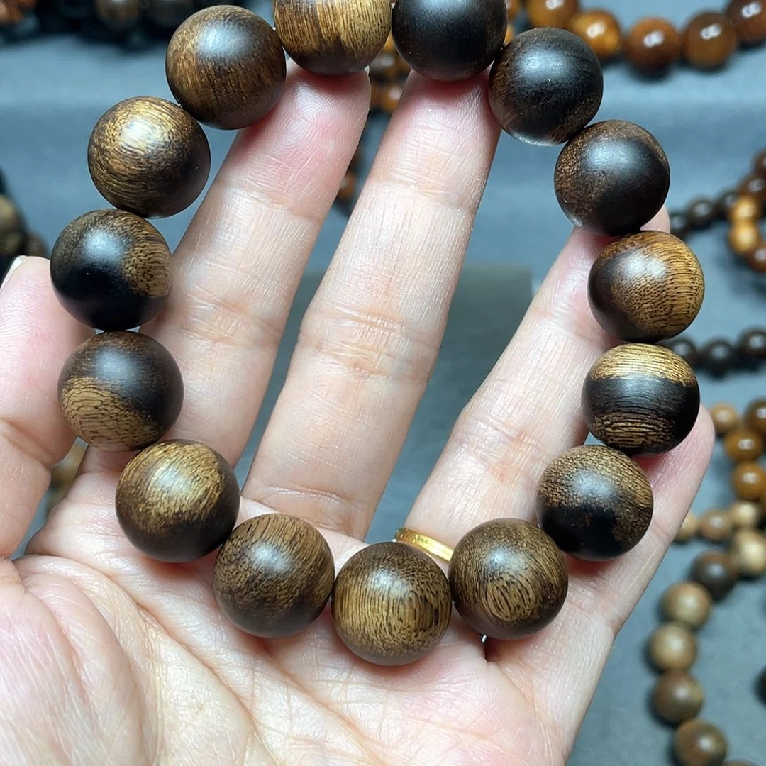 沉香手串白棋瘤疤1.5