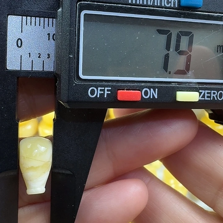 蜜蜡未镶嵌裸石11杂