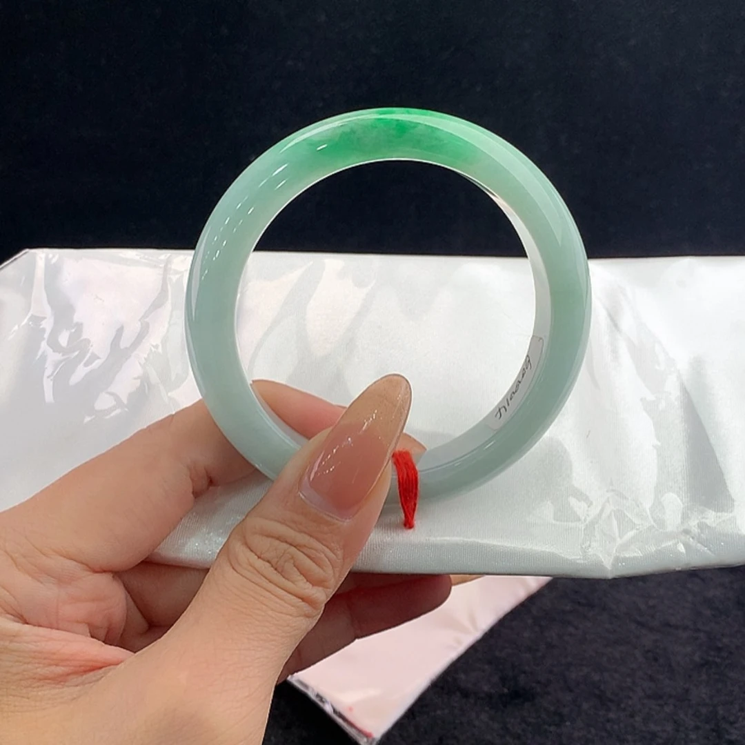 【闪购商品】未镶嵌手镯翡翠正57