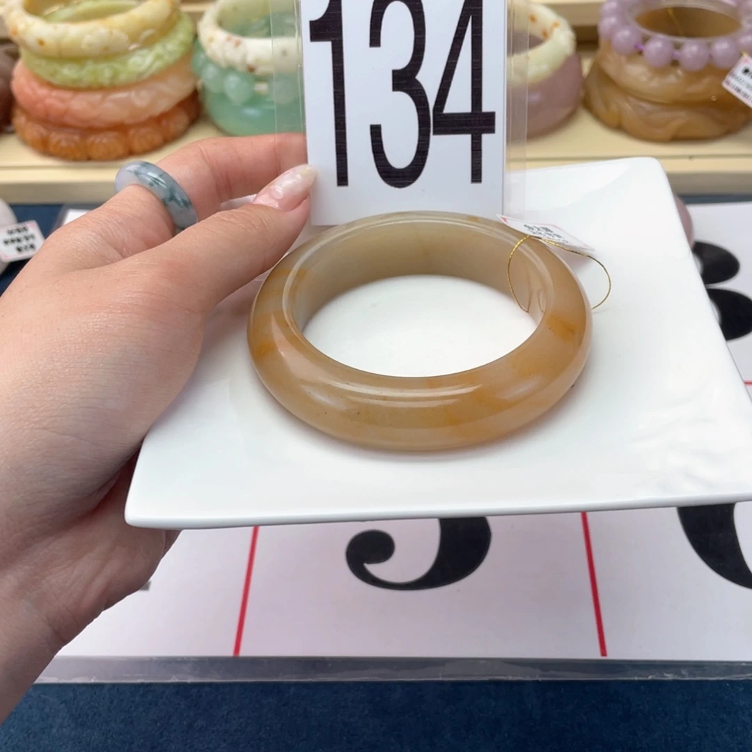 石英岩玉未镶嵌手镯