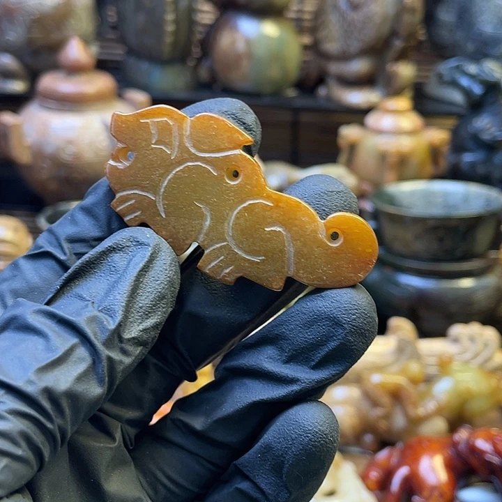 和田玉（糖玉）未镶嵌挂件