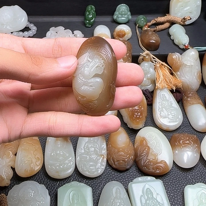 颈饰未镶嵌和田玉