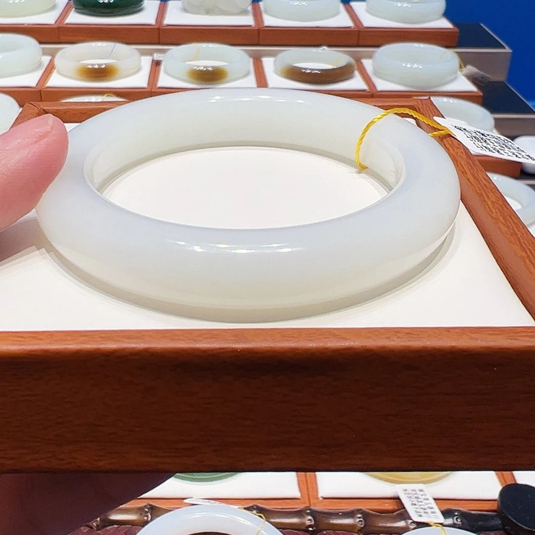 和田玉未镶嵌手镯羊脂白5657