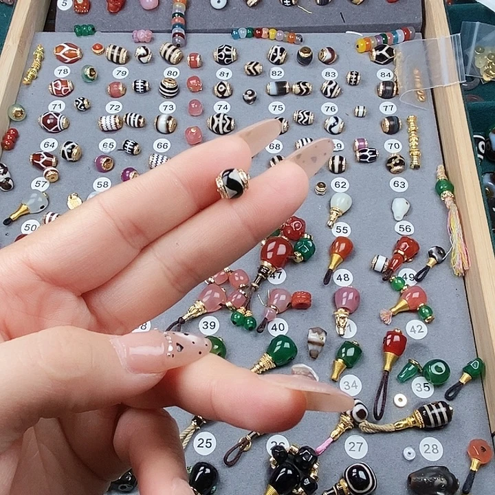 玛瑙/玉髓未镶嵌饰品