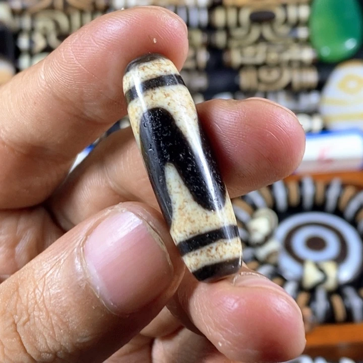 º***º只买单纯的吊坠，没带链子，属的性质。