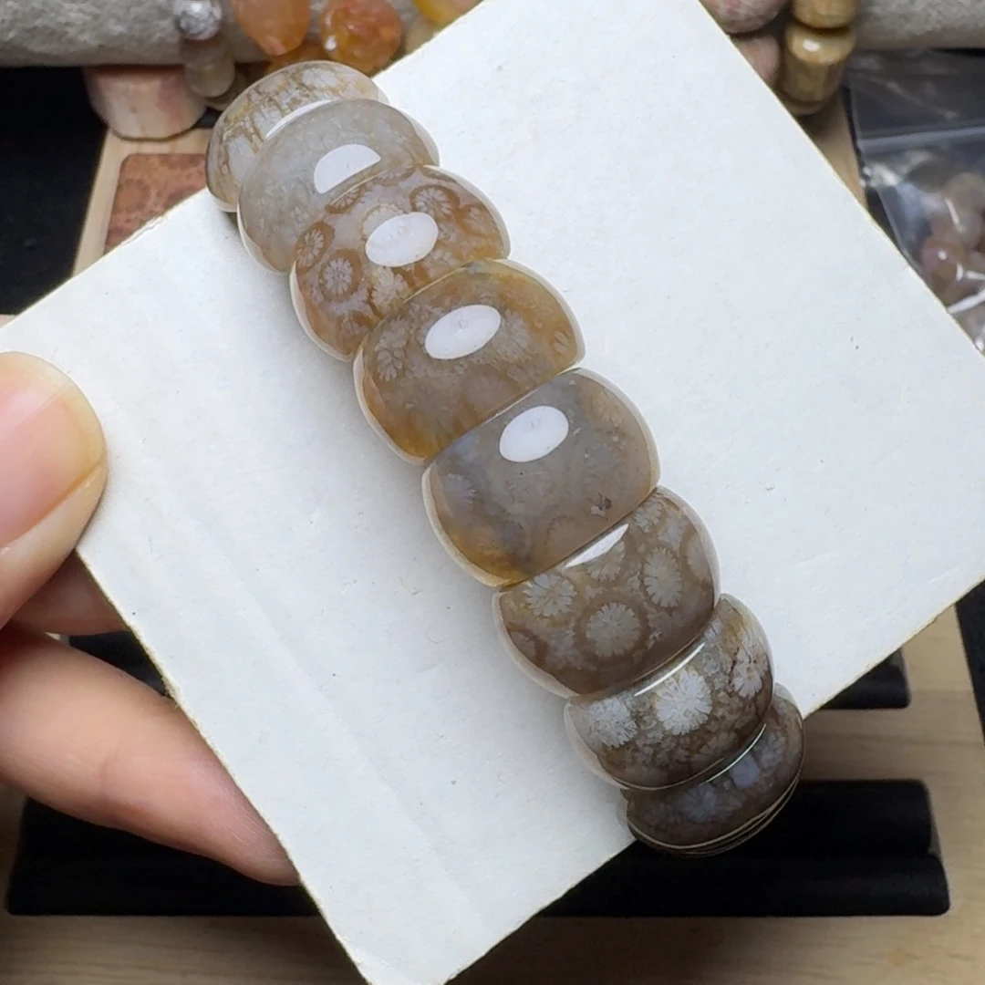 硅化玉未镶嵌玉透黑花
