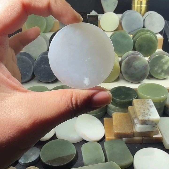 水***货和田玉未镶嵌珠宝半成品