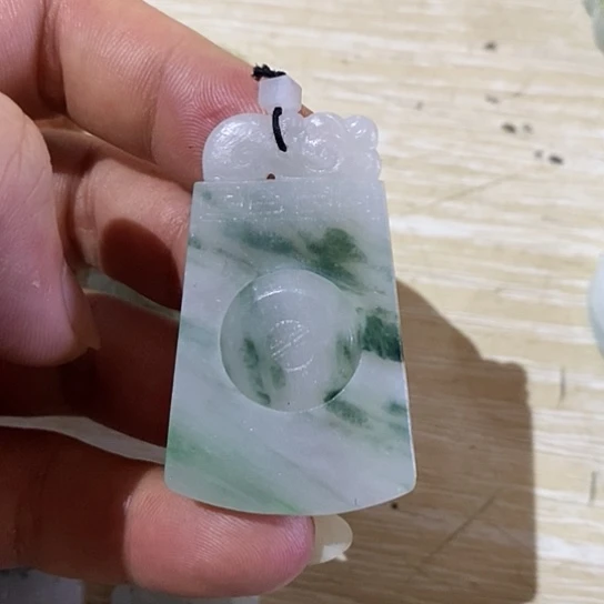 未镶嵌定制翡翠牌子