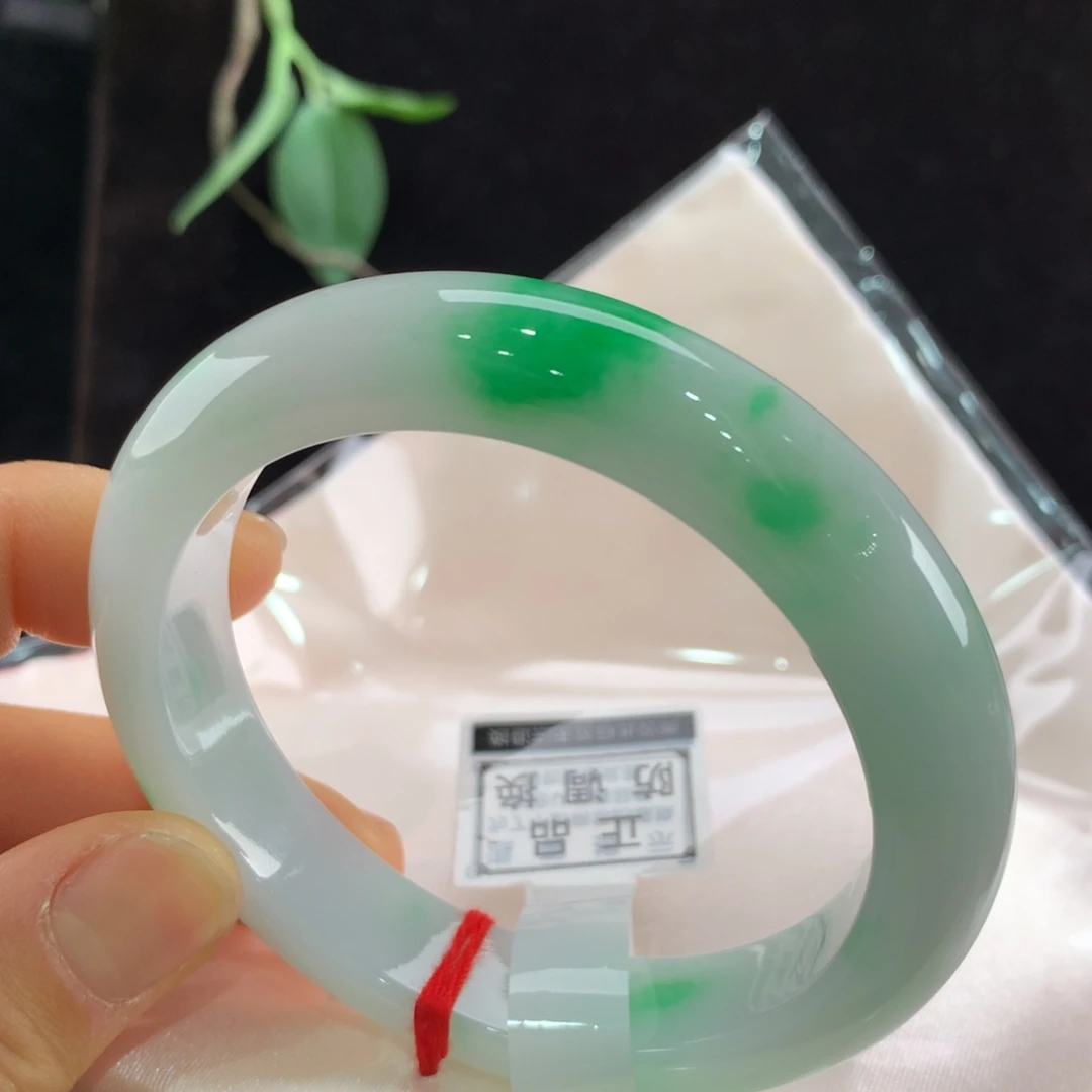 翡翠手镯未镶嵌111-0239