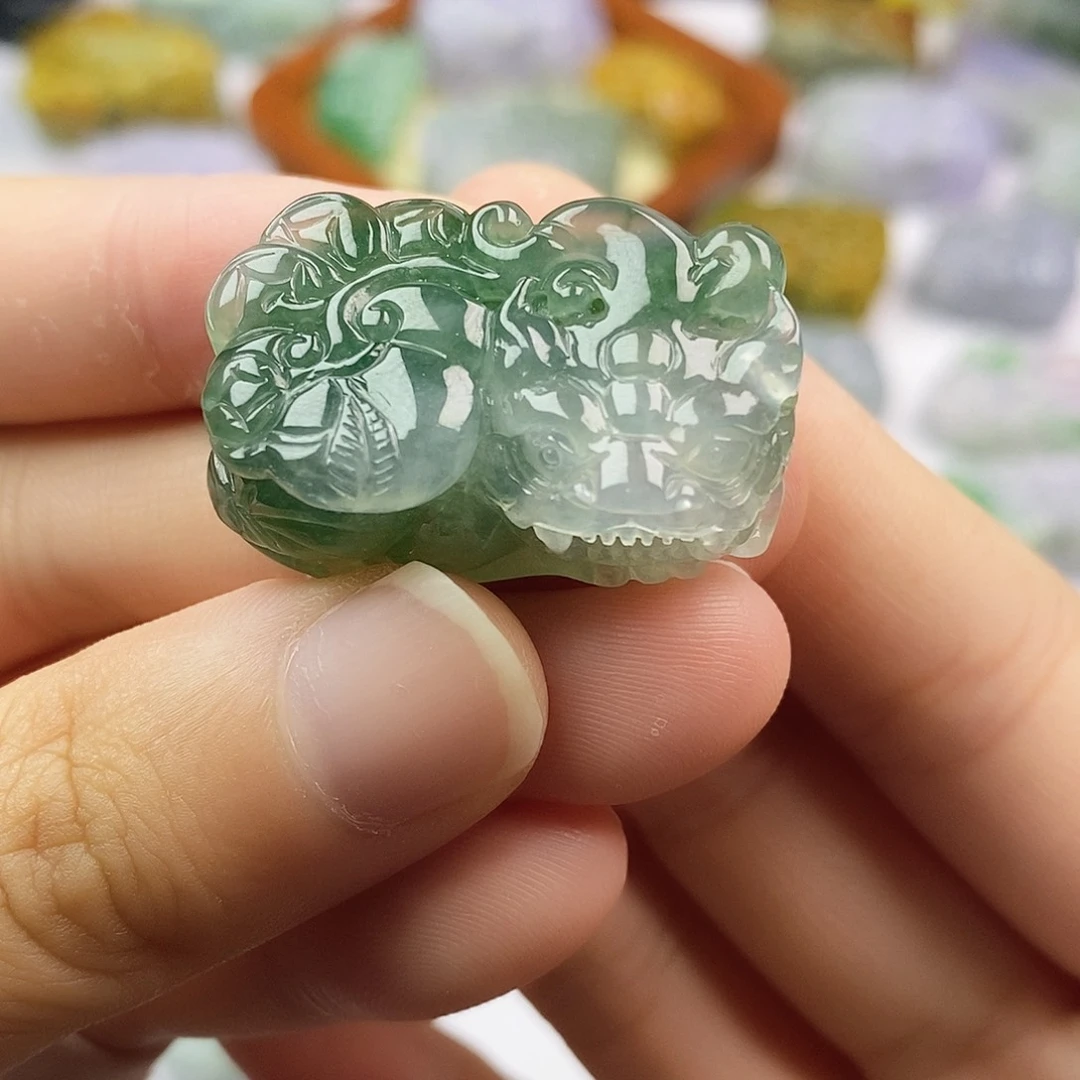 颈饰未镶嵌翡翠貔貅