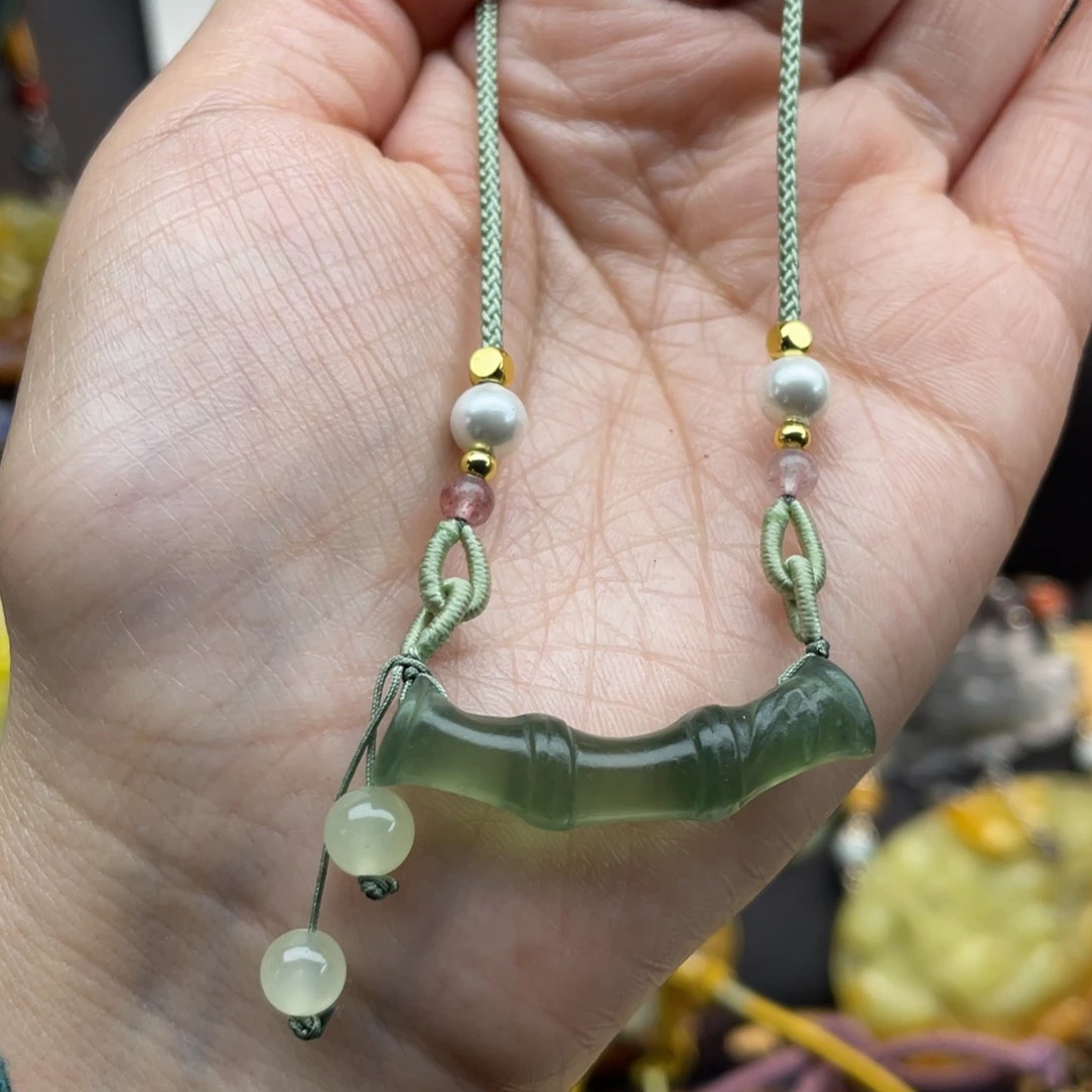 蛇纹石玉未镶嵌颈饰