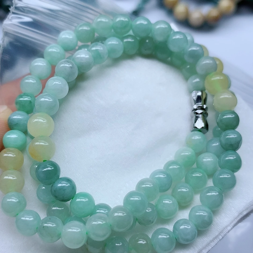 翡翠颈饰未镶嵌手串