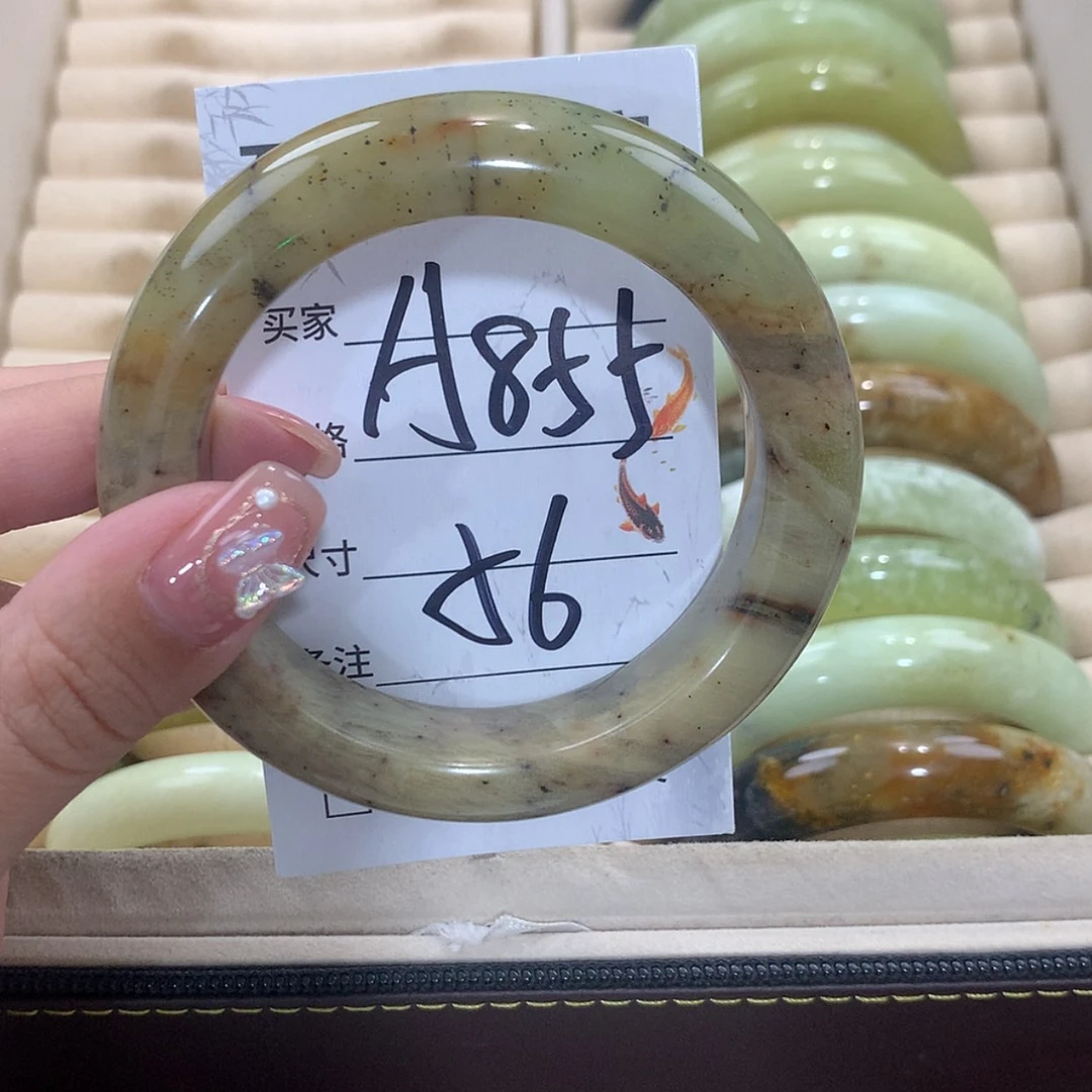 【闪购商品】未镶嵌蛇纹石玉手镯