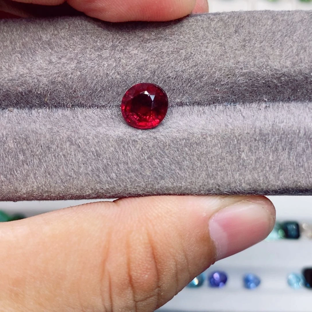 碧玺裸石未镶嵌卢比来2.2克拉