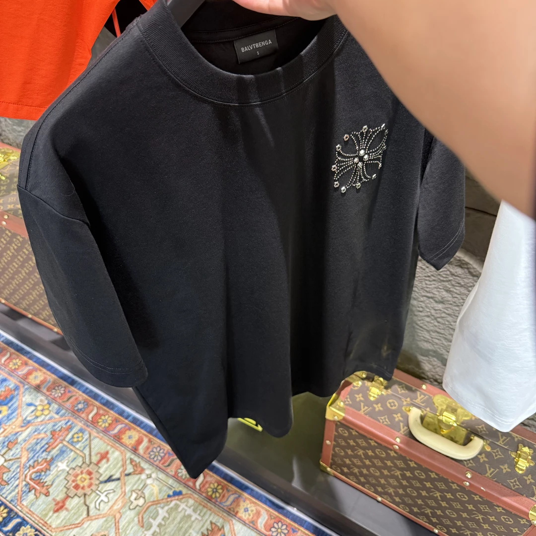 梵文马蹄烫钻金属纯棉短袖T恤时尚潮流款