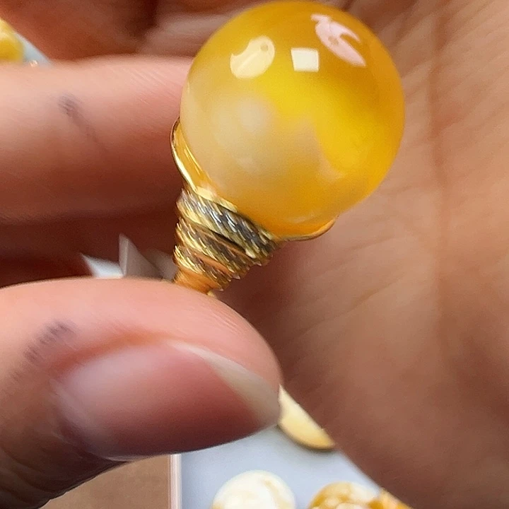 蜜蜡未镶嵌珠宝奇石