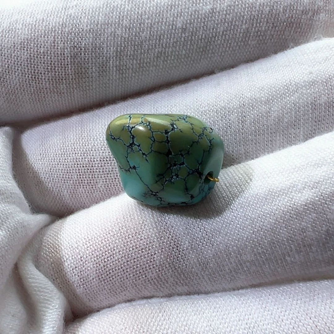 绿松石未镶嵌挂件