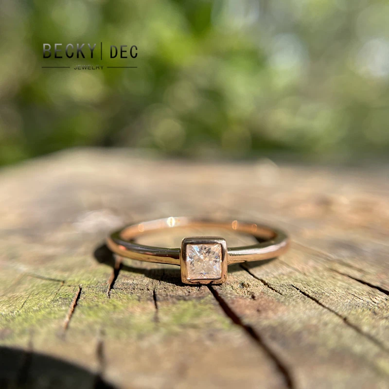 925银莫桑石戒指 纯银莫桑钻戒指女小方块钻戒小众生日礼物送女友