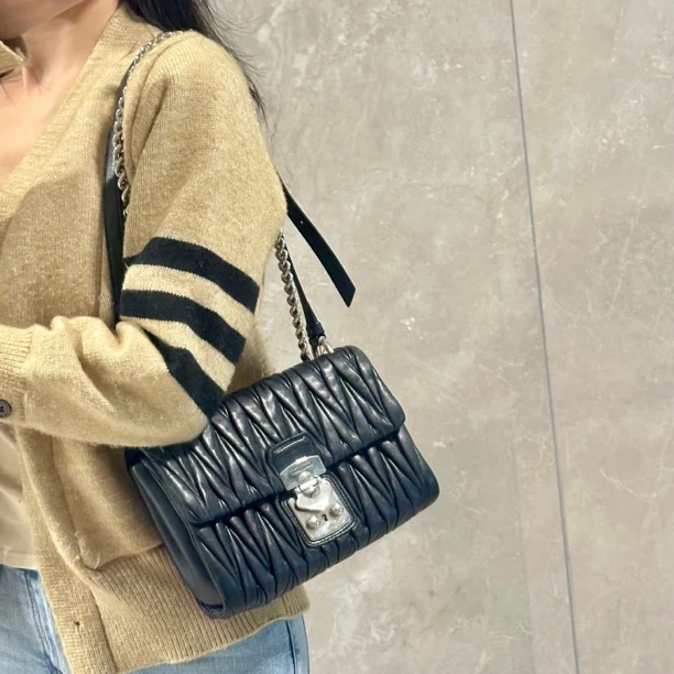 95新 MIU MIU/缪缪 黑银褶皱包 斜挎包 二手全原/香香