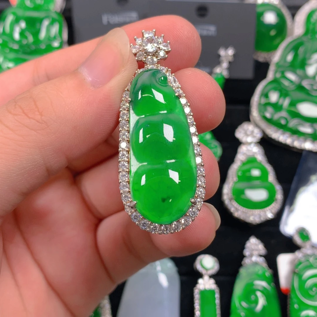 翡翠银S925镶嵌颈饰福豆