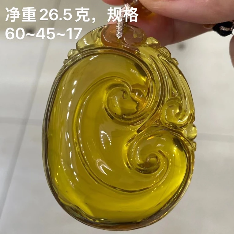 天然缅甸琥珀～绿茶雕刻件如意（万事顺意）雕工精美，形规整精